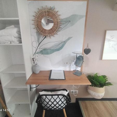 Au Bord Du Vieux Moulin Apartment Merignac  Bagian luar foto