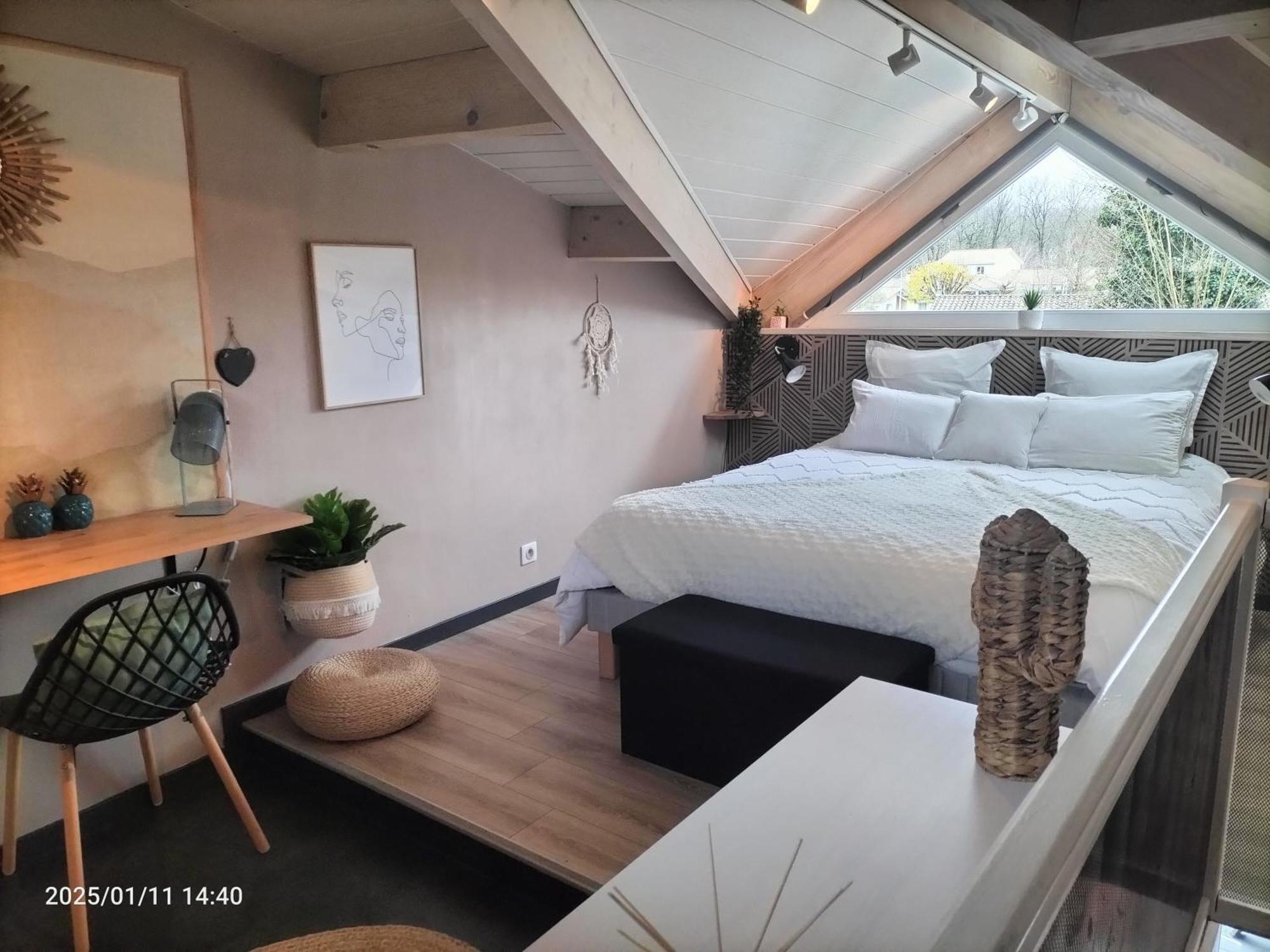 Au Bord Du Vieux Moulin Apartment Merignac  Bagian luar foto