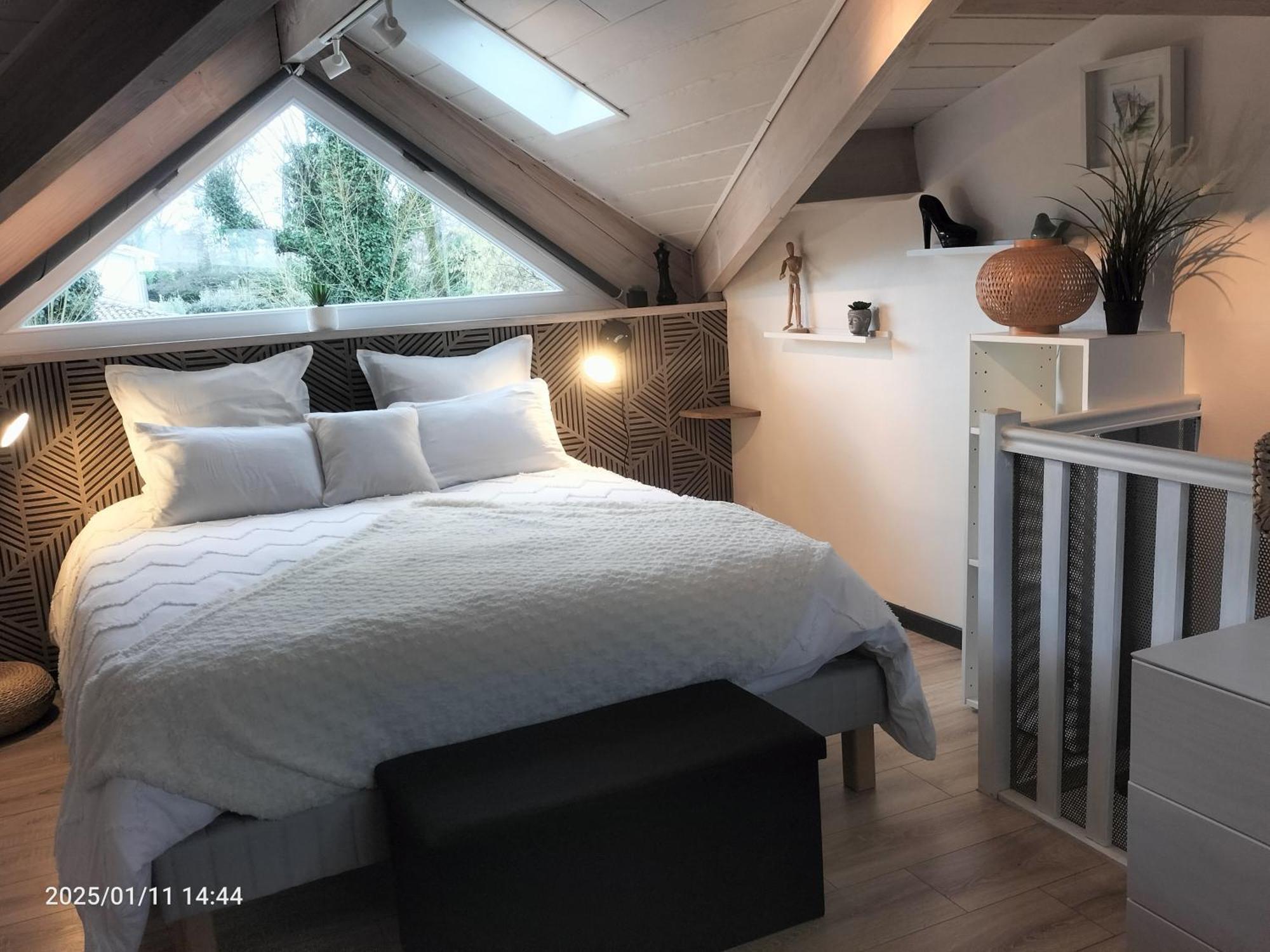 Au Bord Du Vieux Moulin Apartment Merignac  Bagian luar foto