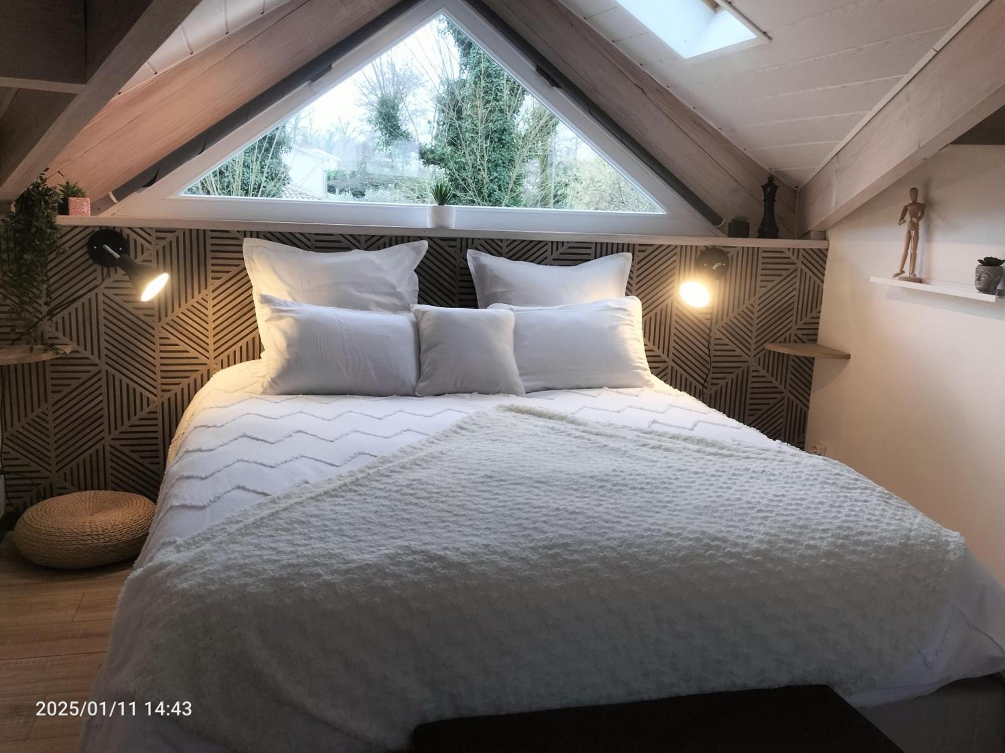 Au Bord Du Vieux Moulin Apartment Merignac  Bagian luar foto