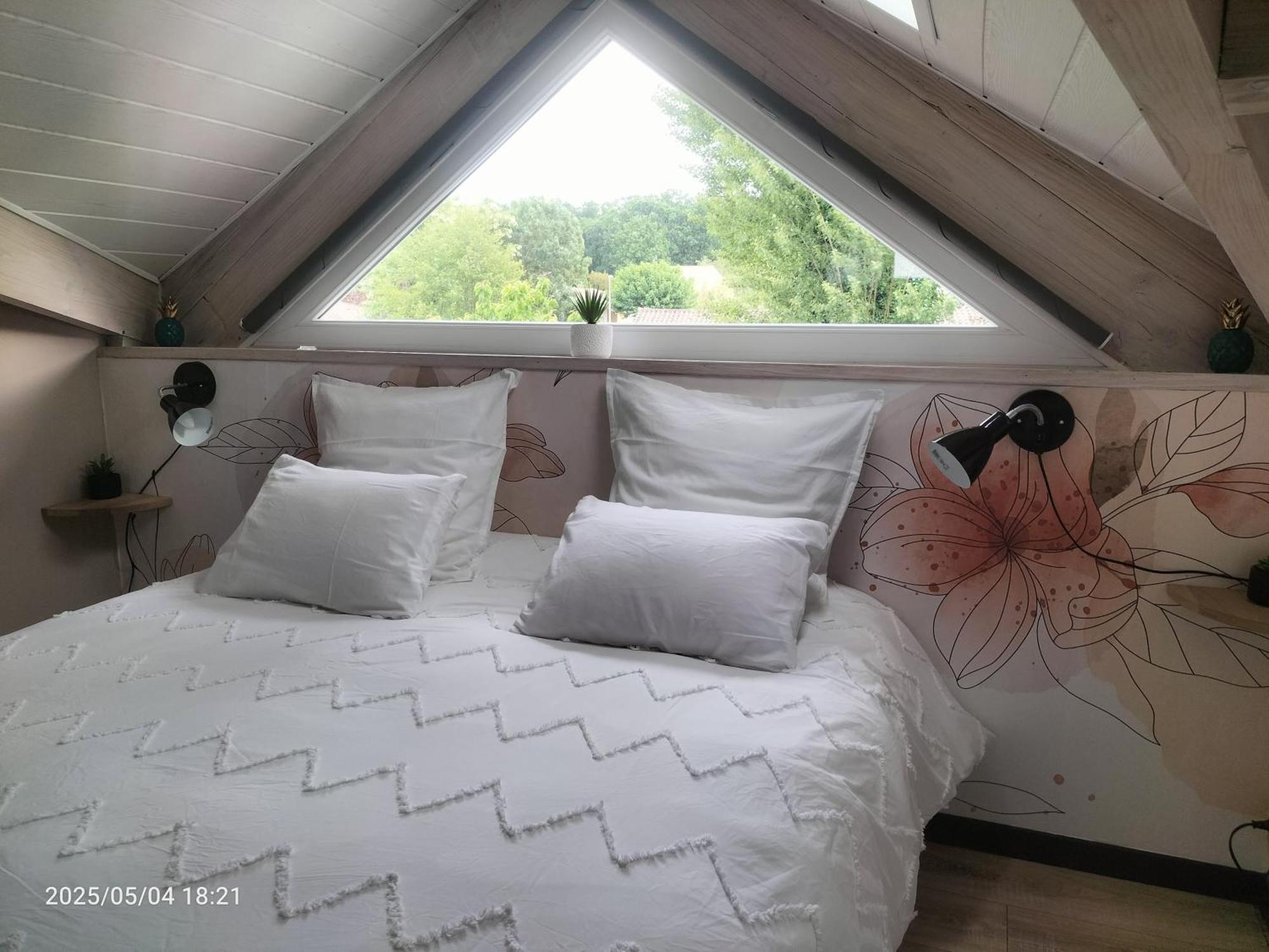 Au Bord Du Vieux Moulin Apartment Merignac  Bagian luar foto